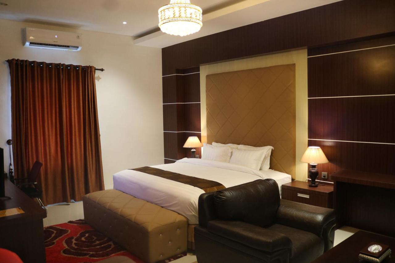 Singapore City Hotel Batu Bara Sungaibalai Buitenkant foto