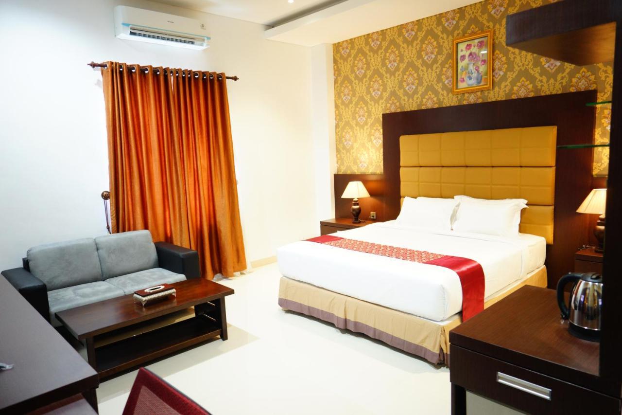 Singapore City Hotel Batu Bara Sungaibalai Buitenkant foto